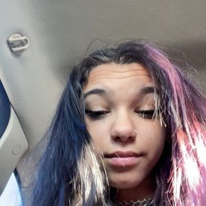 Meet your Posher, Danika